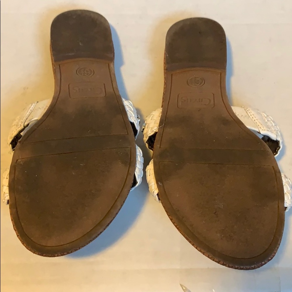 Sandal - Picture 2 of 4